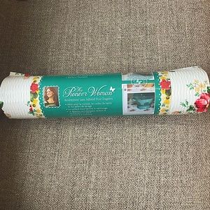 NEW Pioneer Woman non adhesive shelf liner - Vintage Floral